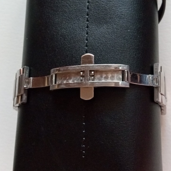 GUCCI Stainless Steel Gray Dial Women\'s Bracelet Watch 8500L